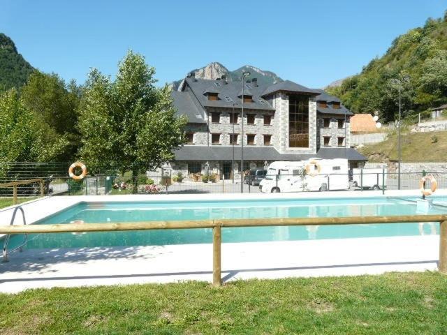 Complejo Turistico Bielsa Hotel Y Camping Exterior foto